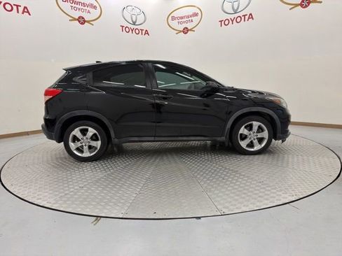 Used 2016 Honda HR-V LX image 3