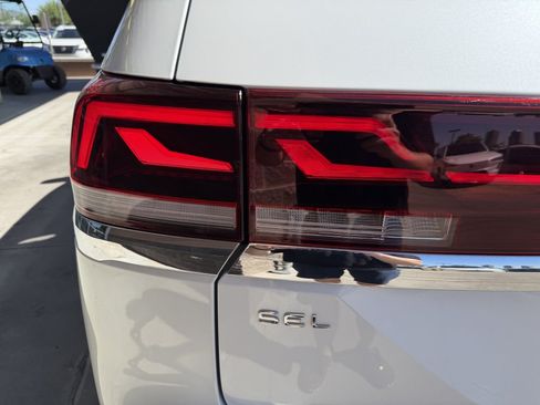 Used 2024 Volkswagen Atlas SEL Premium R-Line AWD/4WD image 14