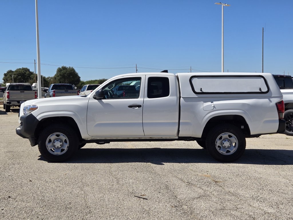 Used 2023 Toyota Tacoma SR RWD image 4