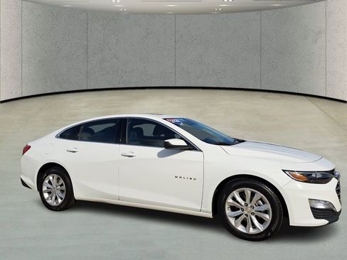 Used 2024 Chevrolet Malibu LT image 3