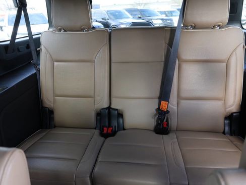 Used 2021 Chevrolet Suburban Premier image 17