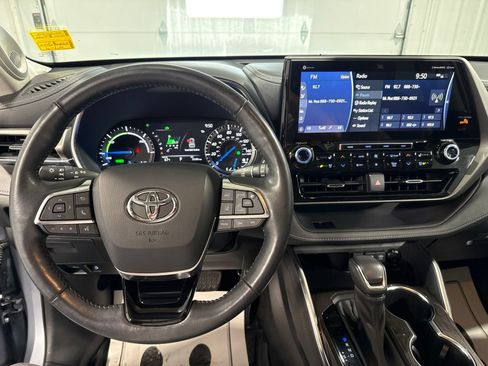 Used 2021 Toyota Highlander Limited AWD/4WD image 38