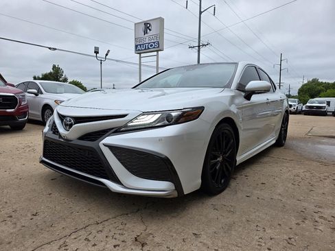 Used 2021 Toyota Camry XSE w/ Navigation Package FWD image 3