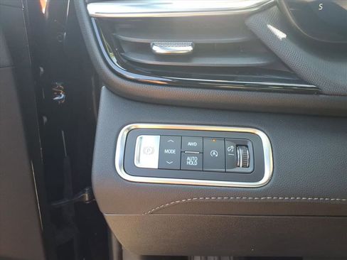 Used 2025 Buick Enclave Preferred w/ Power Package image 6