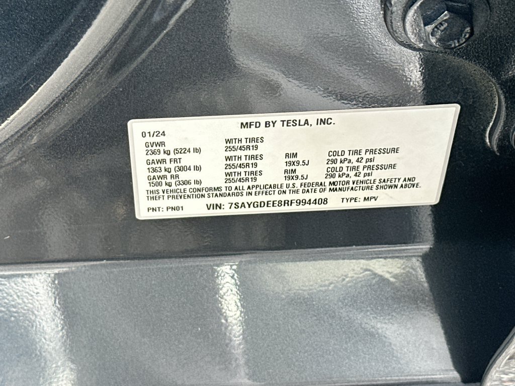 Used 2024 Tesla Model Y Long Range AWD/4WD image 31