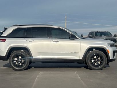 New 2026 Jeep Grand Cherokee Altitude