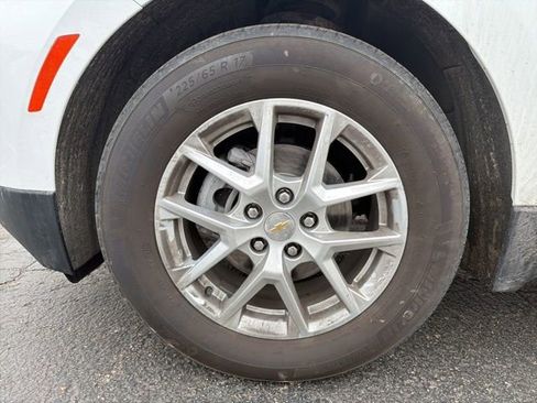 Certified 2024 Chevrolet Equinox LT w/ LPO, Floor Liner Package image 9