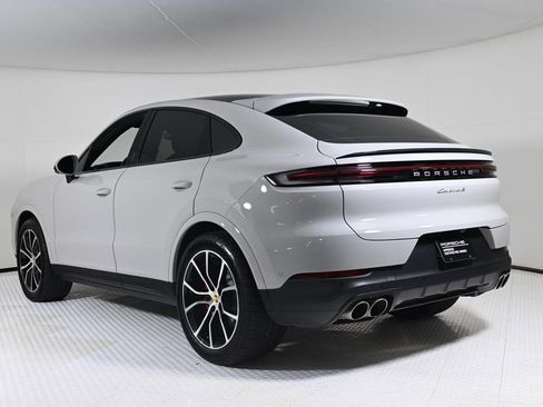 Certified 2024 Porsche Cayenne S image 3