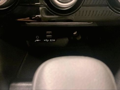 Used 2024 Subaru Forester Premium image 33