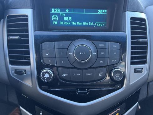 Used 2012 Chevrolet Cruze LS image 12