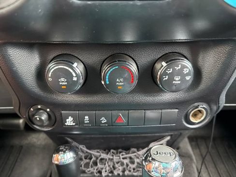 Used 2013 Jeep Wrangler Unlimited Sport AWD/4WD image 15