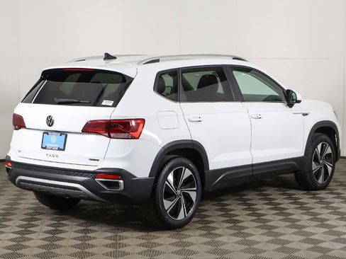 Used 2024 Volkswagen Taos SE AWD/4WD image 11