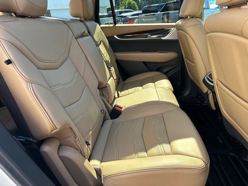 Certified 2025 Cadillac XT6 Premium Luxury w/ Platinum Package FWD image 15