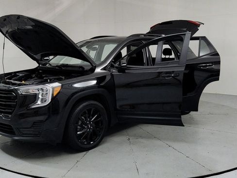 Used 2023 GMC Terrain SLE w/ Driver Convenience Package AWD/4WD image 9