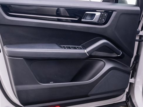 Certified 2023 Porsche Cayenne AWD/4WD image 14