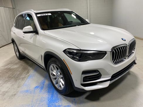 Used 2023 BMW X5 xDrive40i w/ Premium Package image 4