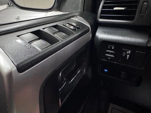 Used 2016 Toyota 4Runner SR5 Premium AWD/4WD image 21