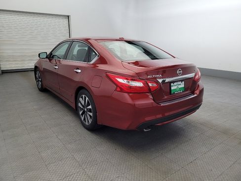 Used 2017 Nissan Altima 2.5 SV w/ Convenience Package FWD image 5
