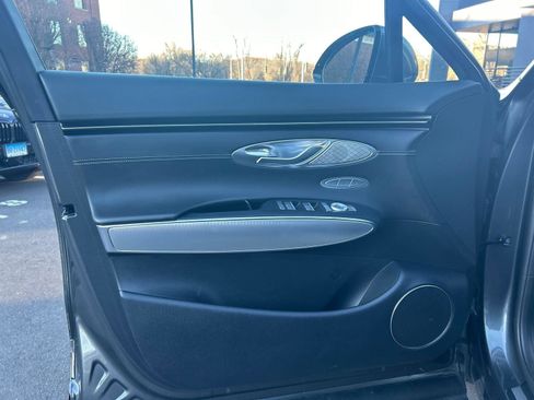 Used 2023 Genesis GV70 2.5T w/ Select Package image 9