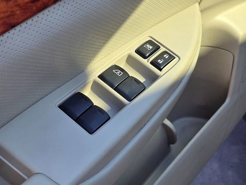 Used 2012 Subaru Legacy 2.5i Limited image 28