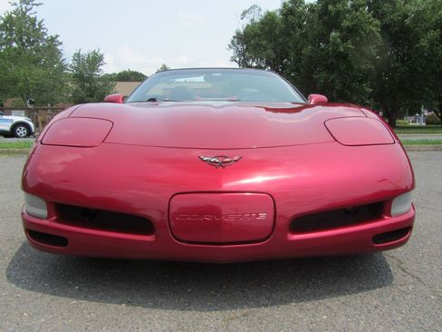 Used 2001 Chevrolet Corvette Convertible w/ Preferred Equipment Group2 RWD image 4