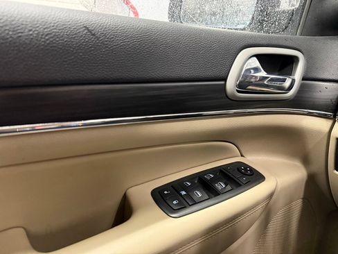 Used 2021 Jeep Grand Cherokee Limited AWD/4WD image 11