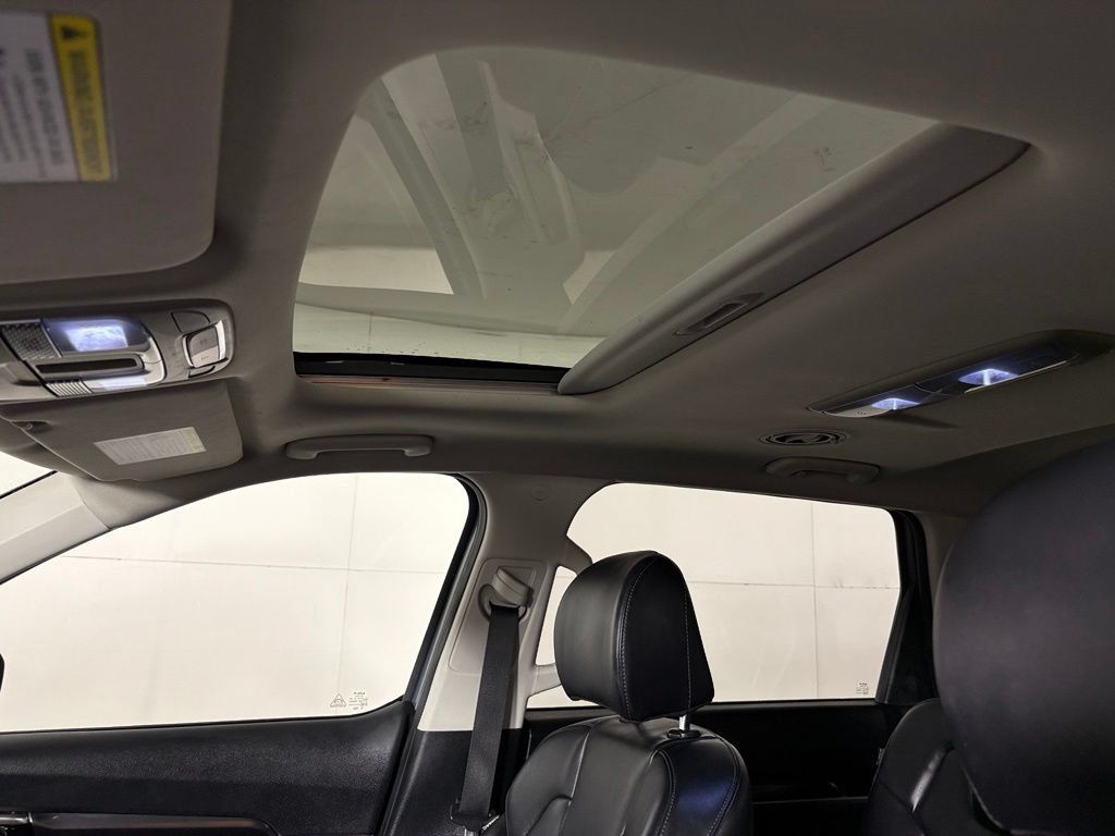 Used 2025 Kia Telluride S FWD image 19