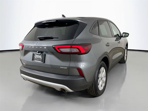 Used 2025 Ford Escape Active AWD/4WD image 13