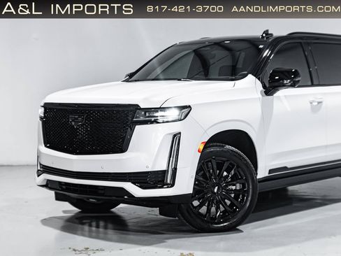 Used 2024 Cadillac Escalade ESV Premium Luxury w/ Performance Package AWD/4WD image 26