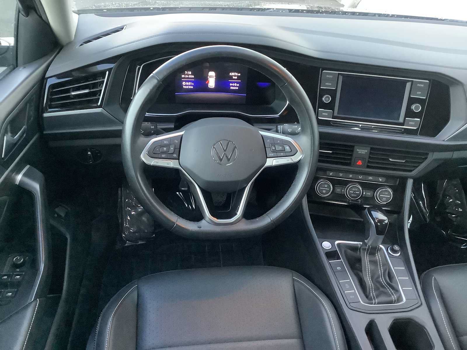Used 2024 Volkswagen Jetta SE FWD image 10