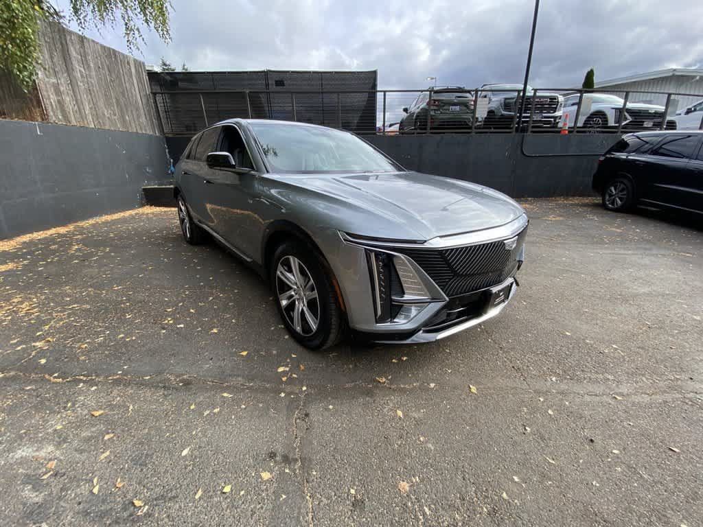 Used 2024 Cadillac Lyriq Tech AWD/4WD image 8