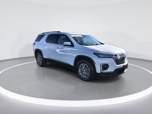 Used 2023 Chevrolet Traverse LT AWD/4WD image 2