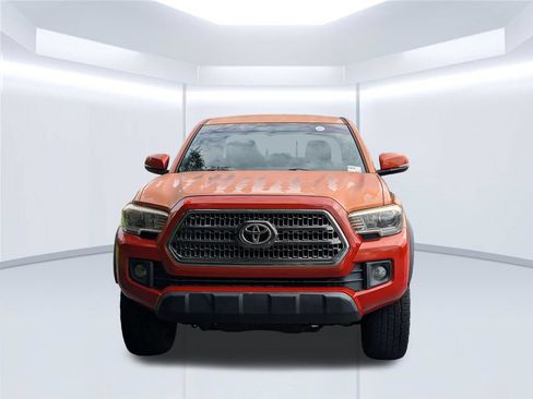 Used 2016 Toyota Tacoma TRD Off-Road w/ Towing Package AWD/4WD image 10