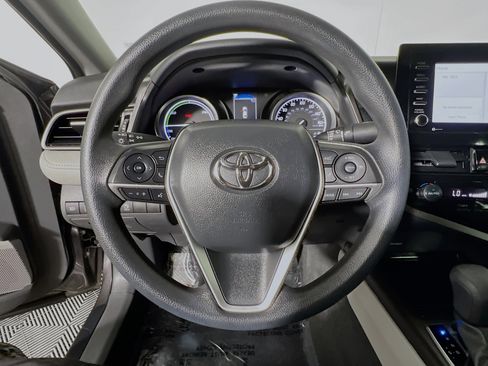 Used 2022 Toyota Camry LE FWD image 18