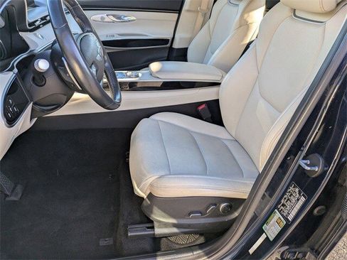 Used 2022 Genesis GV70 2.5T image 13