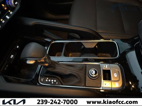 Certified 2025 Kia Telluride LX image 21