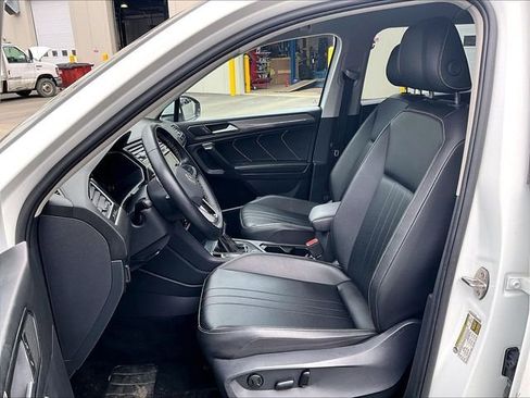 Used 2024 Volkswagen Tiguan SE image 20