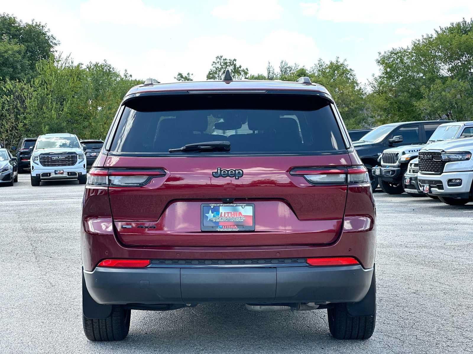 Used 2023 Jeep Grand Cherokee L Laredo AWD/4WD image 14