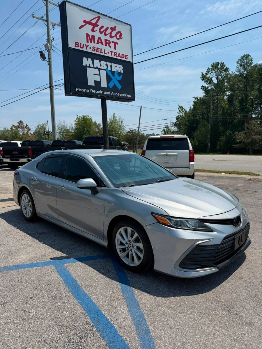 Used 2021 Toyota Camry LE FWD image 1