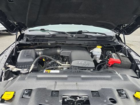 Used 2024 RAM 1500 Classic SLT AWD/4WD image 27