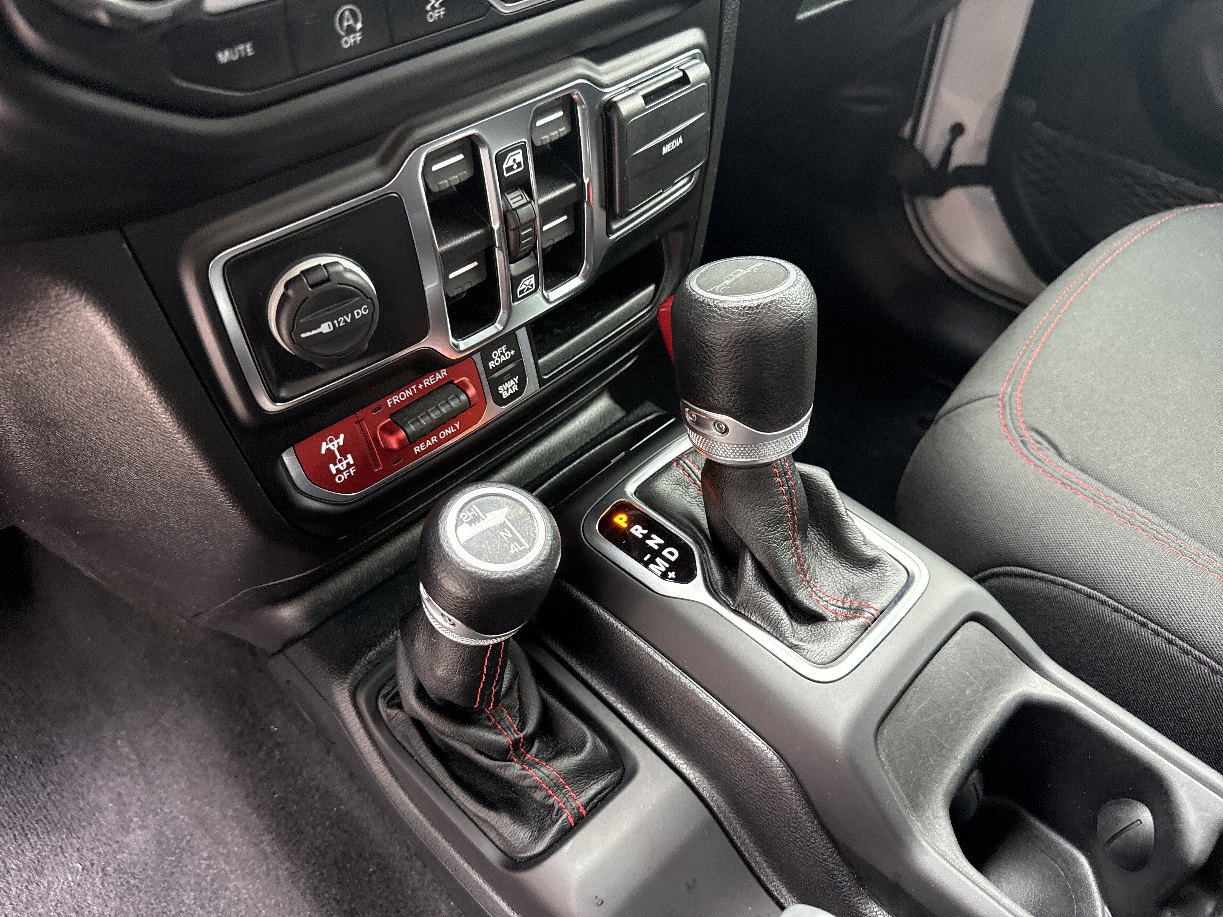 Used 2021 Jeep Gladiator Rubicon AWD/4WD image 28
