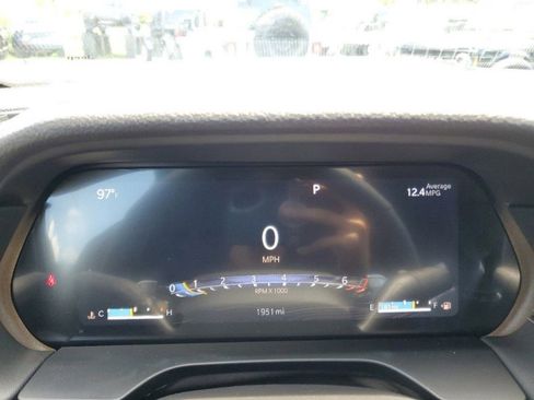 Used 2025 Jeep Grand Cherokee Limited w/ Black Appearance Package image 18