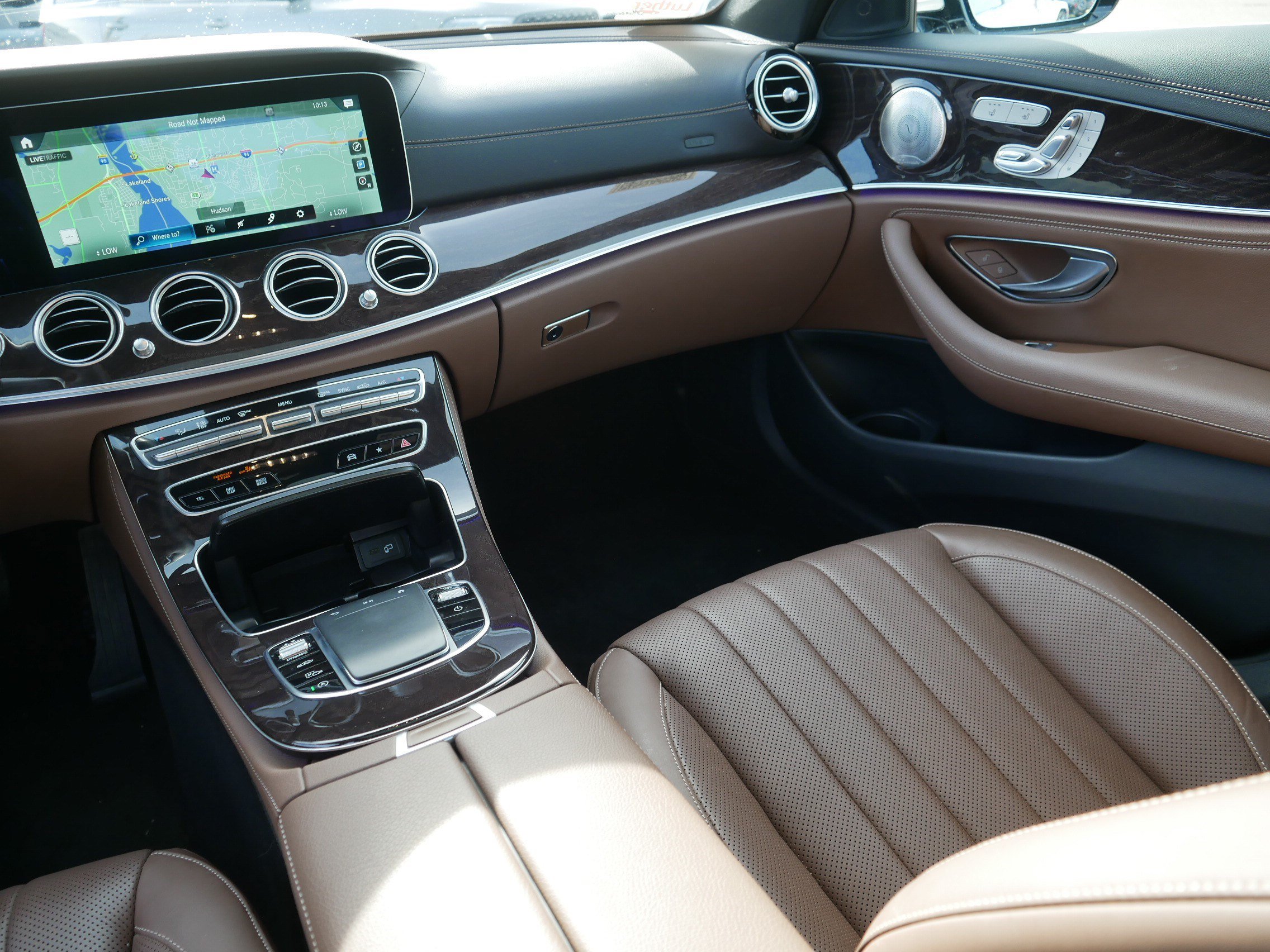 Used 2022 Mercedes-Benz E 450 4MATIC Sedan image 11