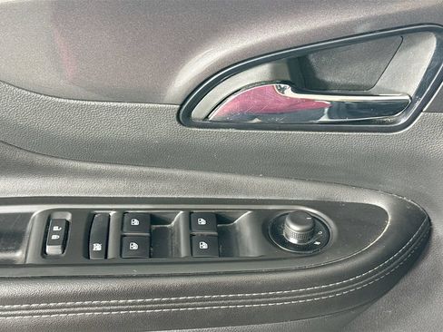 Used 2021 Buick Encore Preferred AWD/4WD image 21