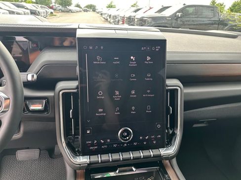 New 2026 GMC Yukon XL Denali w/ Sun & Power Step Package AWD/4WD image 25