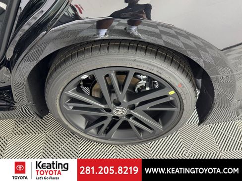 New 2026 Toyota Camry Hybrid FWD image 15