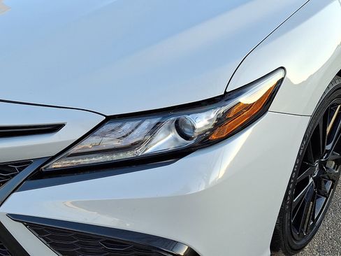 Used 2024 Toyota Camry XSE FWD image 9