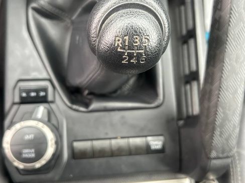 Used 2025 Toyota Tacoma SR w/ SR Upgrade Package AWD/4WD image 30