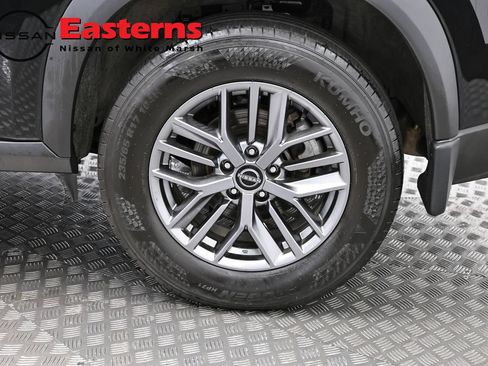 Used 2023 Nissan Rogue S AWD/4WD image 26