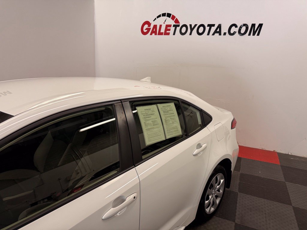 Used 2023 Toyota Corolla LE w/ Carpet Mat Package (TMS) FWD image 7